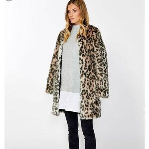 Decjuba Krysta Print Faux Fur Coat Size 